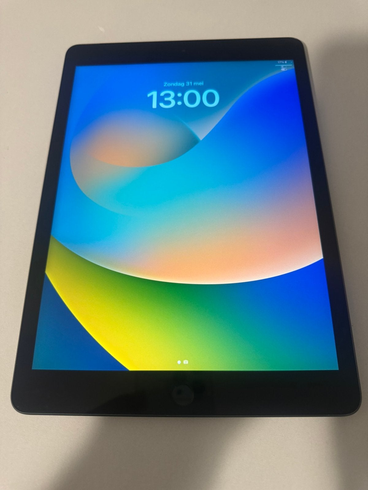 IPAD 8e GENERATIE ECHT 100% KRAS VRIJ MET SIMKAART, 10 inch, 32 GB, Apple iPad, Zwart