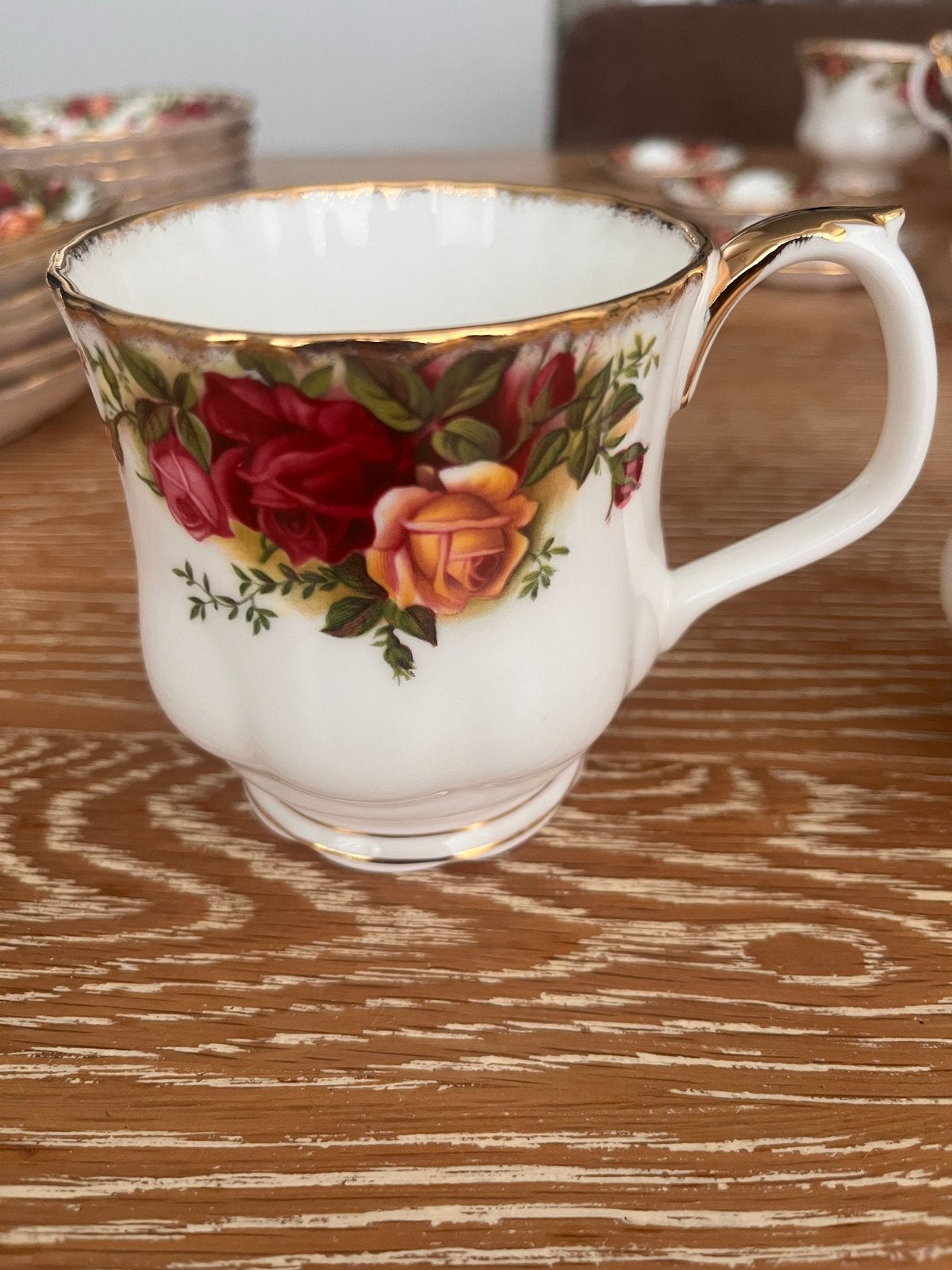 Royal Albert Old Country Roses Montrose Mok, Antiek en Kunst, Ophalen of Verzenden