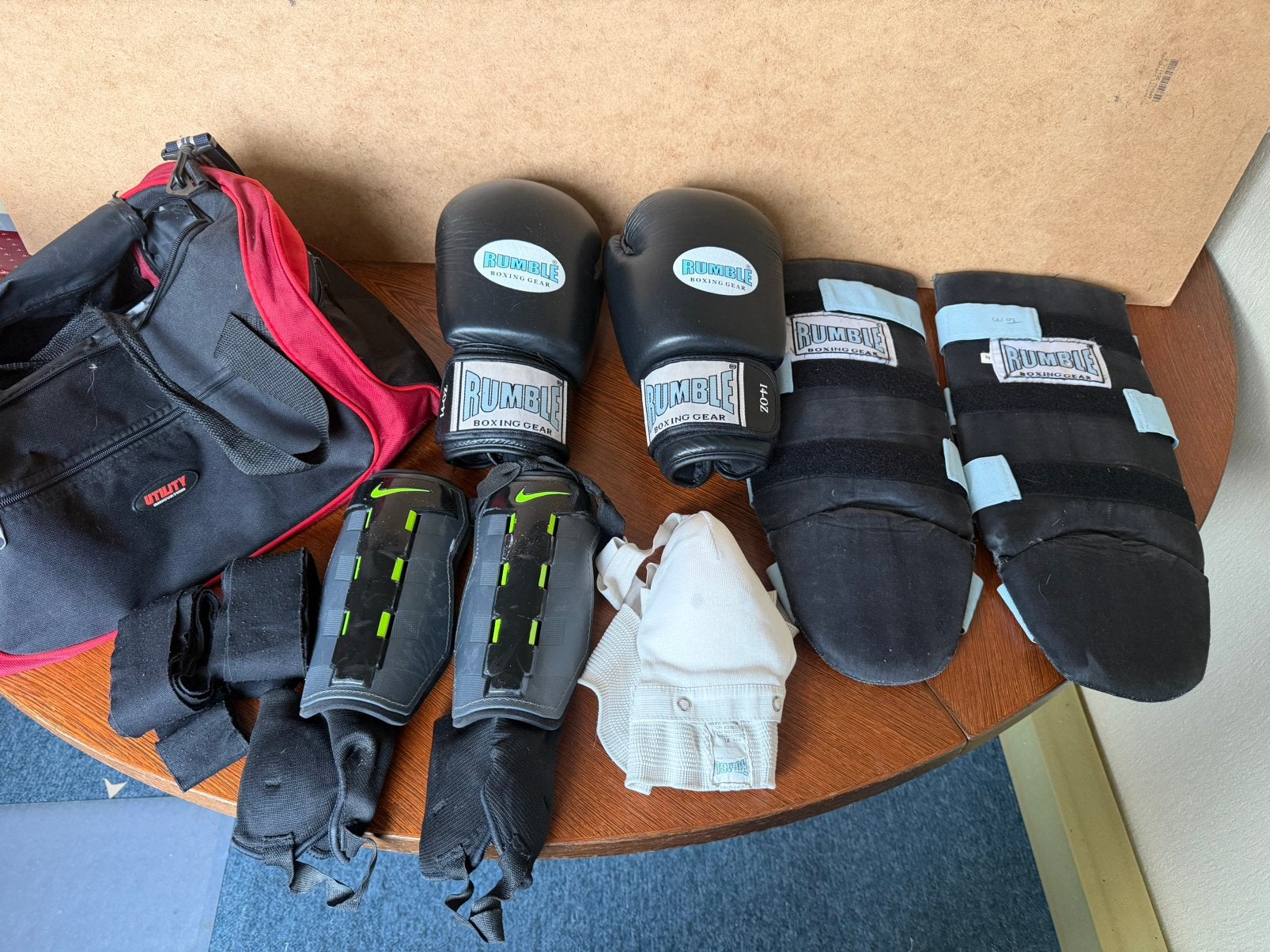 Tas met kickbox spullen, Ophalen of Verzenden, Gebruikt, Overige, Vechtsportbescherming