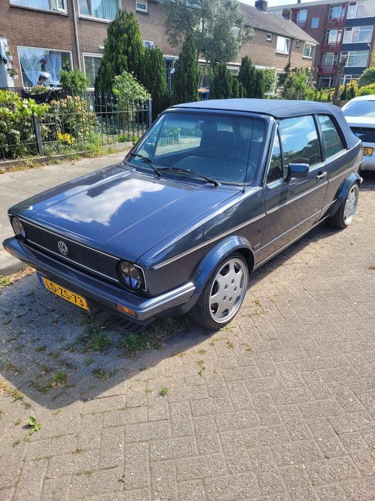 Vw golf 1 cabrio 1.8 20v, Auto's, Oldtimers, Particulier, Lichtmetalen velgen, Metallic lak, Sportpakket, Sportstoelen, Volkswagen