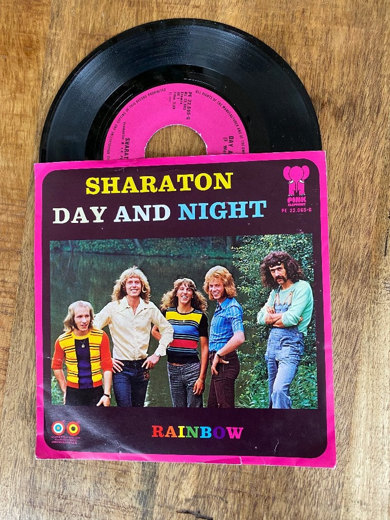 Sharaton – Day And Night, Rock, 7 inch, Zo goed als nieuw, Fotohoes