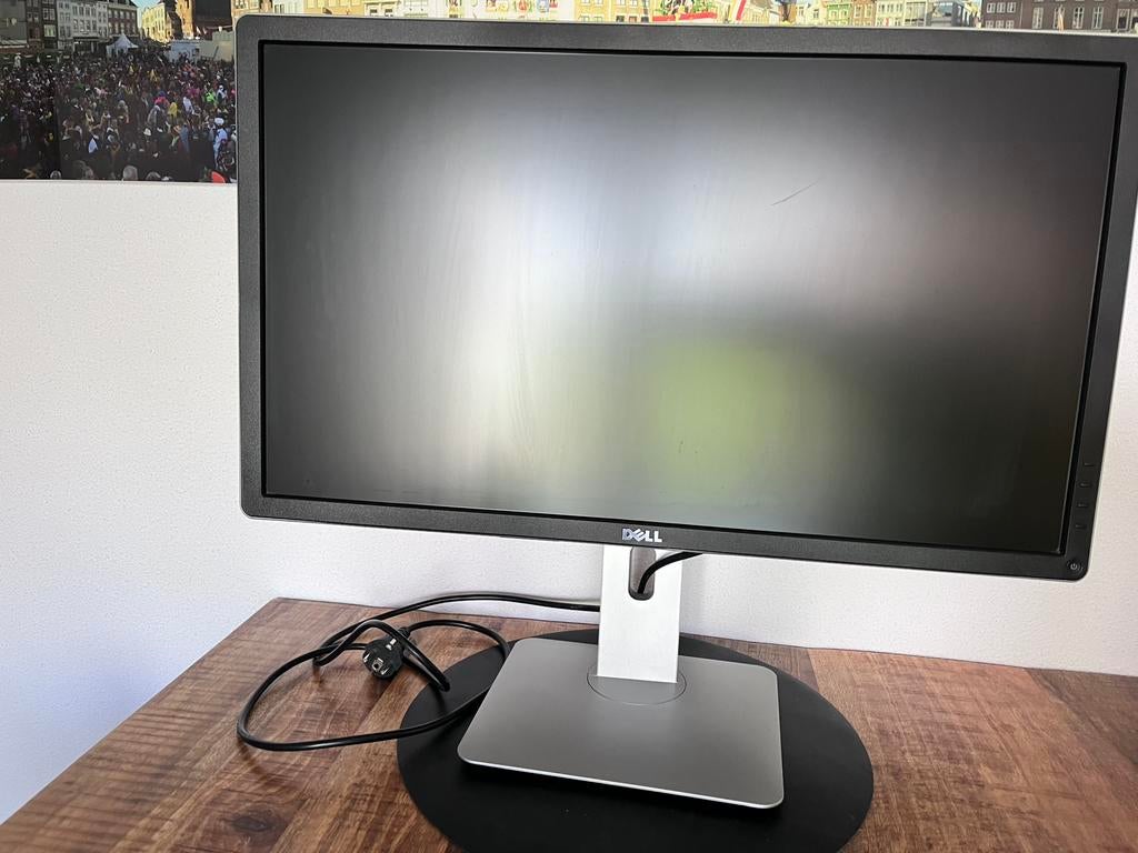 Dell Monitor zeer uitgebreid. BIEDEN, Computers en Software, Monitoren, Ophalen, Gebruikt, IPS, Full HD