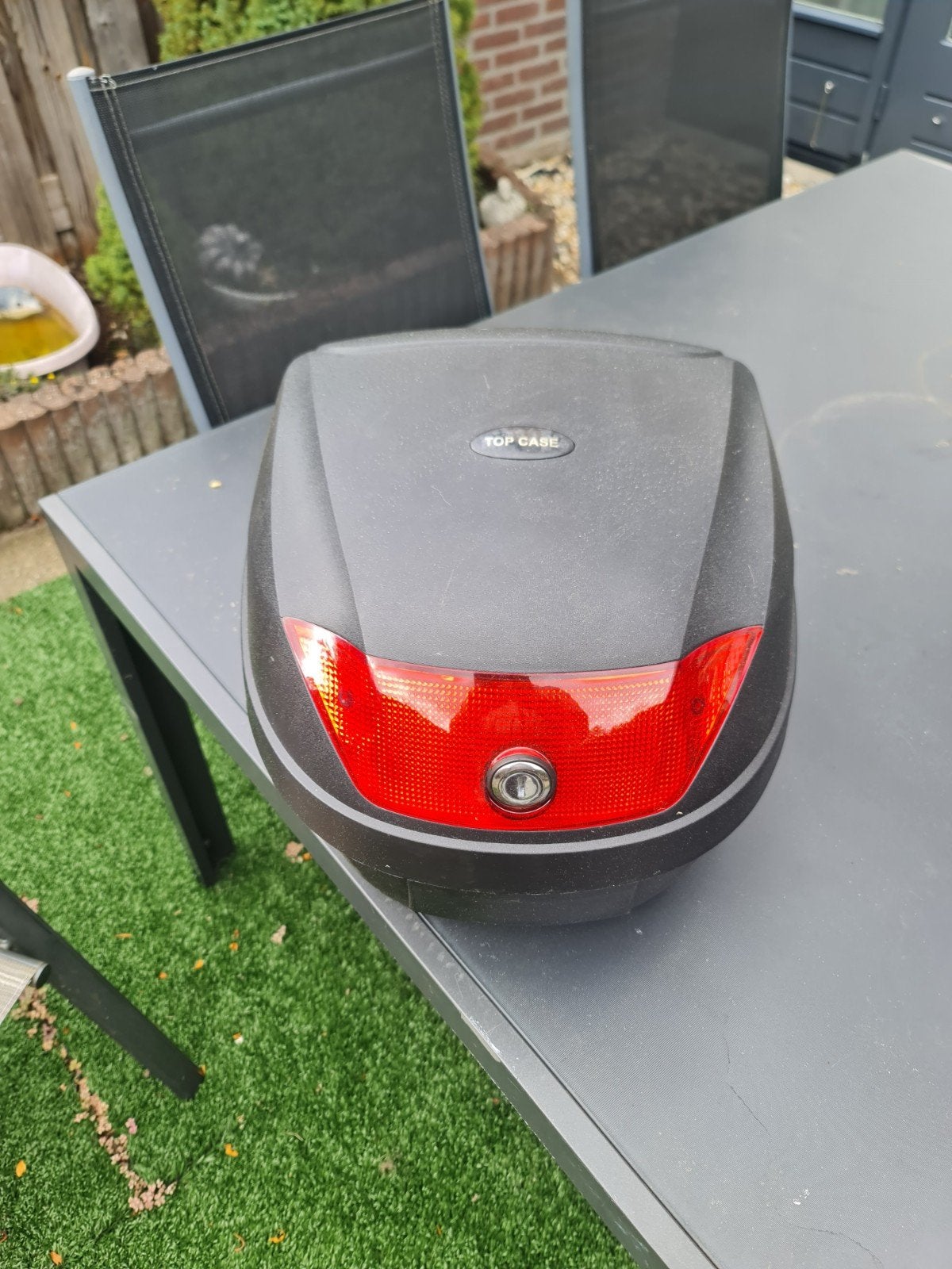 Top Case Scooter Koffer met Slot en Montageplaat, Fietsen en Brommers, Ophalen, Gebruikt, Overige typen, Overige merken
