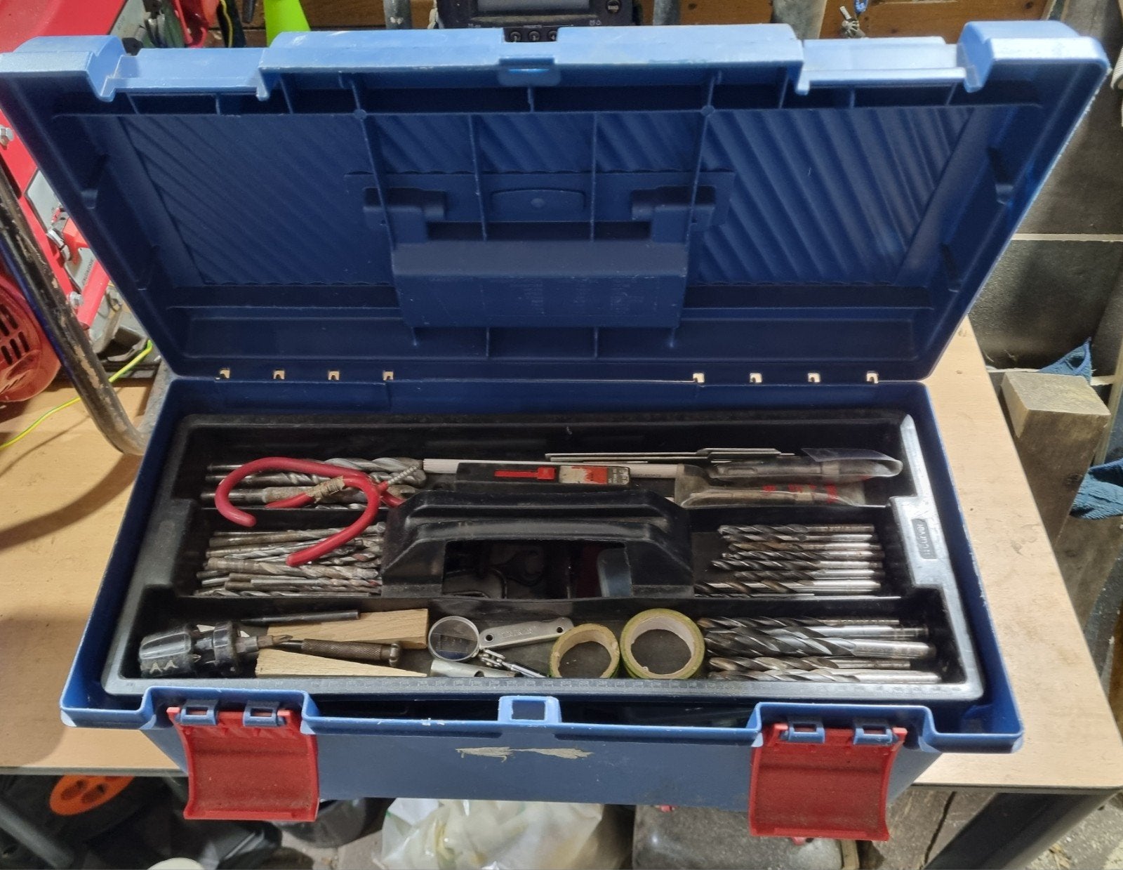 Gereedschapskist met gereedschap, Ophalen, Gevuld, Gebruikt