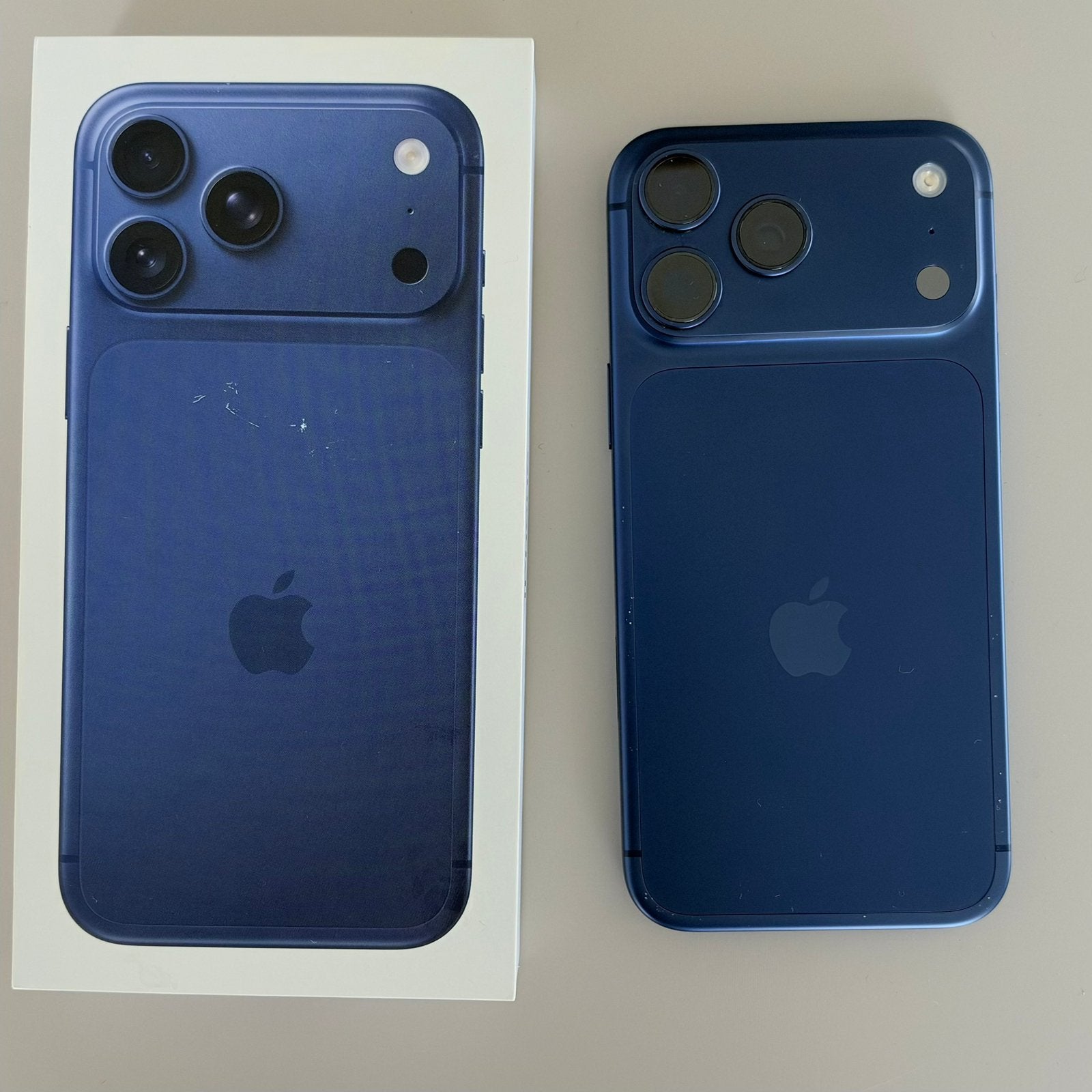 Iphone 17 PRO MAX - 256GB - 98% Batterij - ZGAN, Zo goed als nieuw, 98 %, Zonder simlock, Zonder abonnement