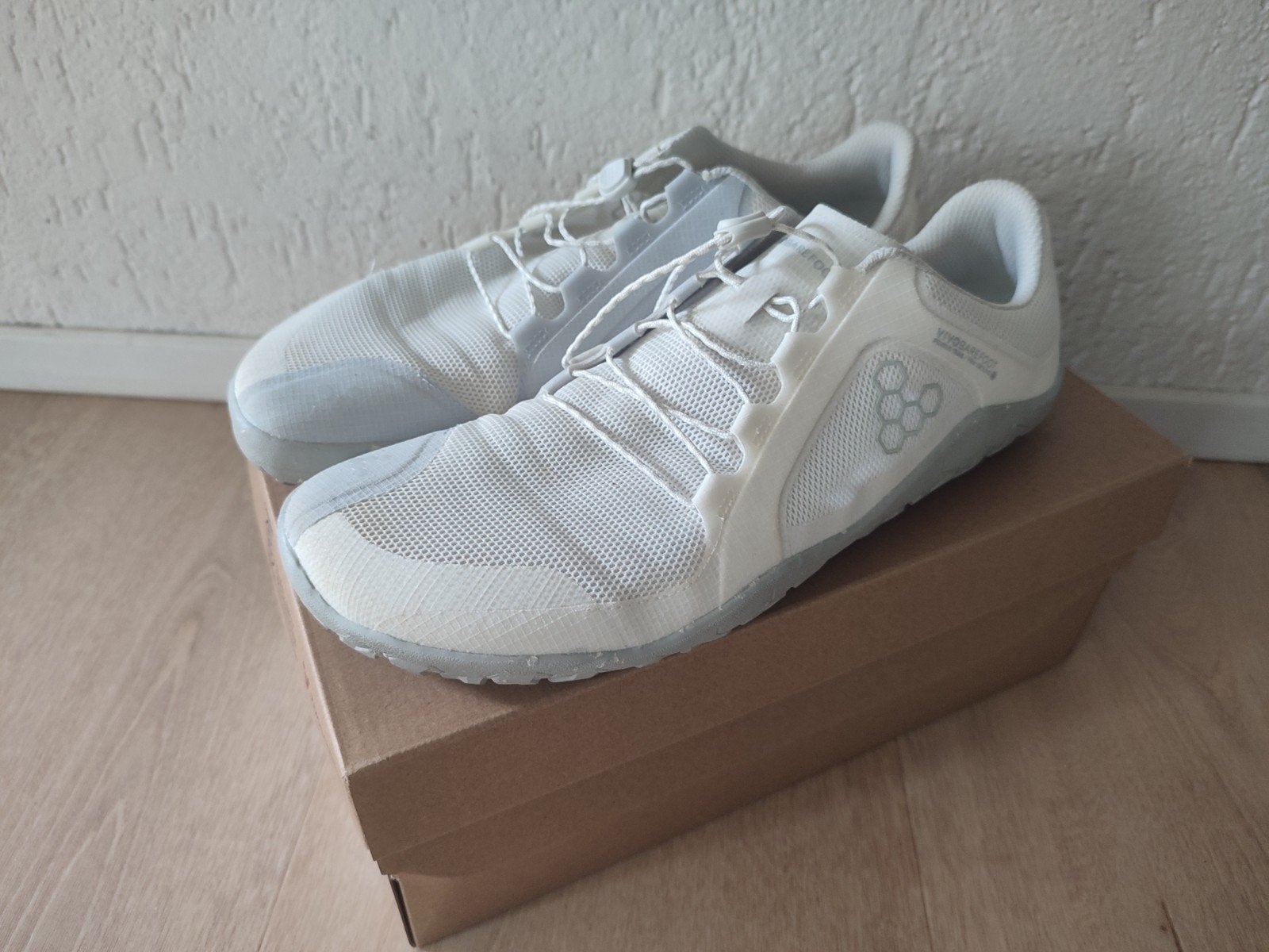 Vivo barefoots dames - maat 42 -1x gedragen, Ophalen, Vivo, Wit, Nieuw