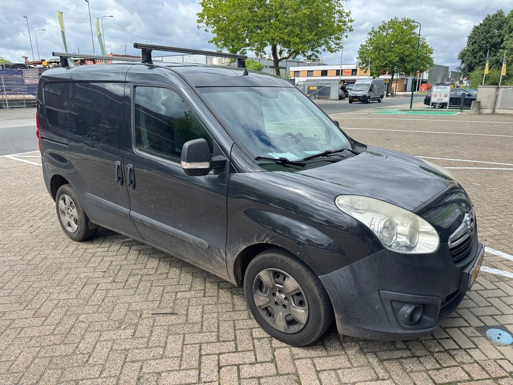Opel COMBO L1H1 1.3 CDTI Euro 6 air Turbo kapot ! motor loop, Gebruikt, Euro 6, Zwart, Origineel Nederlands