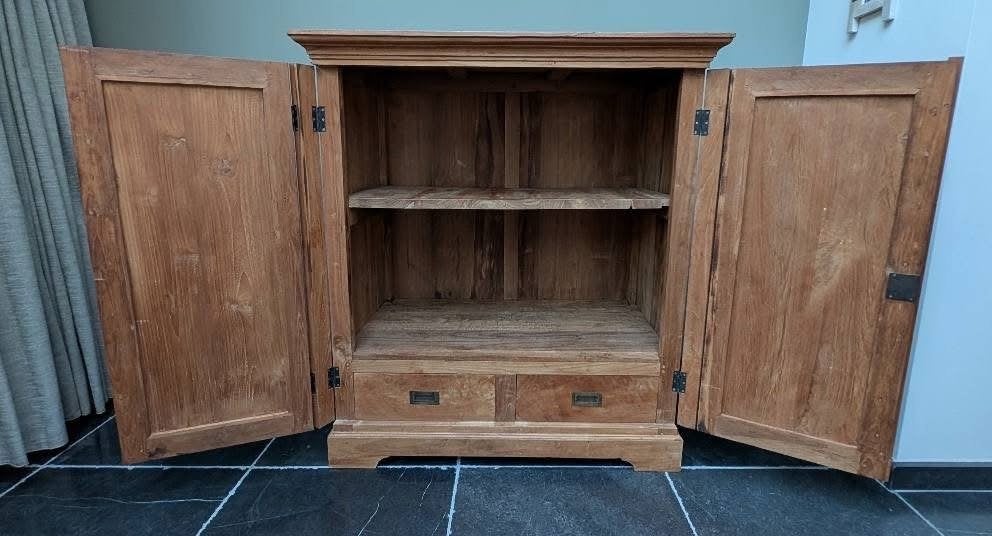 Foto 3 van Teakhouten kast met 2 deuren en 2 lades