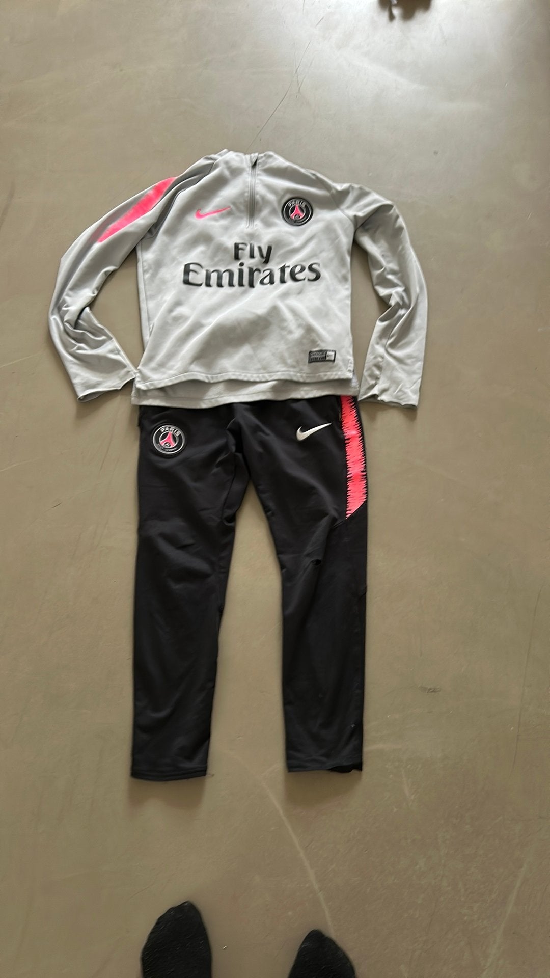 PSG trainingspak128-137, Maat XS of kleiner, Ophalen of Verzenden, Zo goed als nieuw, Trainingspak