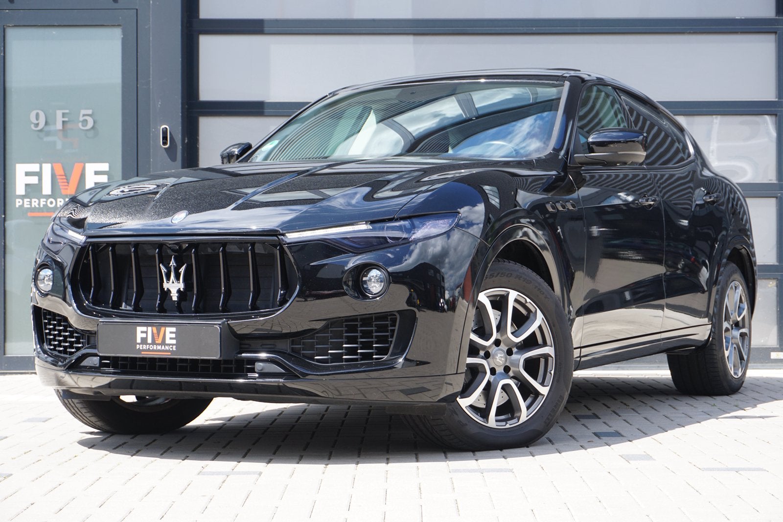 Maserati Levante S V6 / Pano / Camera / Duitse Auto!, Auto's, Maserati, Automaat, Euro 6, 2084 kg, Zwart