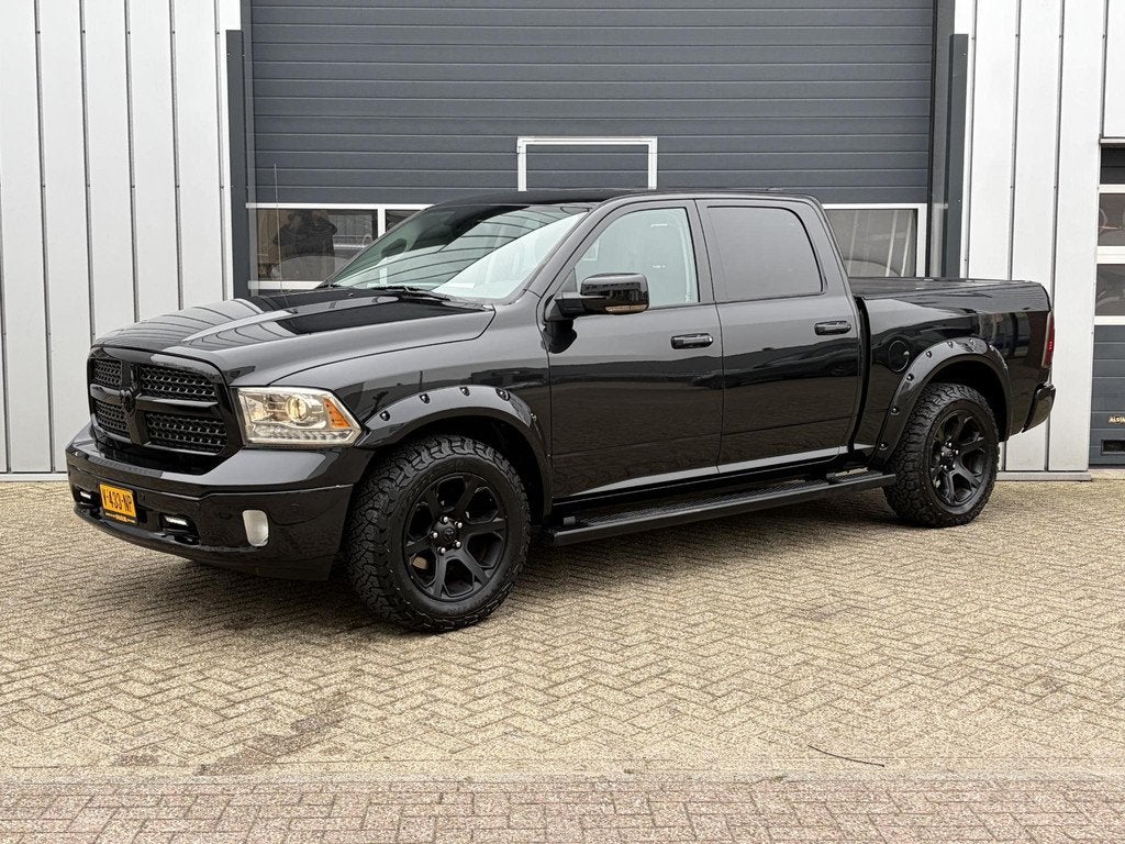 Dodge Ram 1500 5.7 V8 4x4 Quad Cab 6'4 Laramie | Pano | H &, Auto's, Dodge, Automaat, Gebruikt, 5654 cc, Zwart