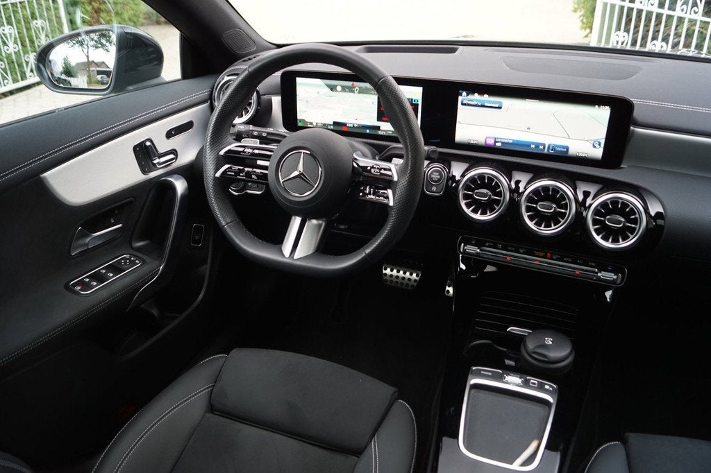 Mercedes-Benz CLA-klasse Shooting Brake 180 Business Solutio, Auto's, Mercedes-Benz, CLA, 136 pk, Gebruikt, 4 cilinders
