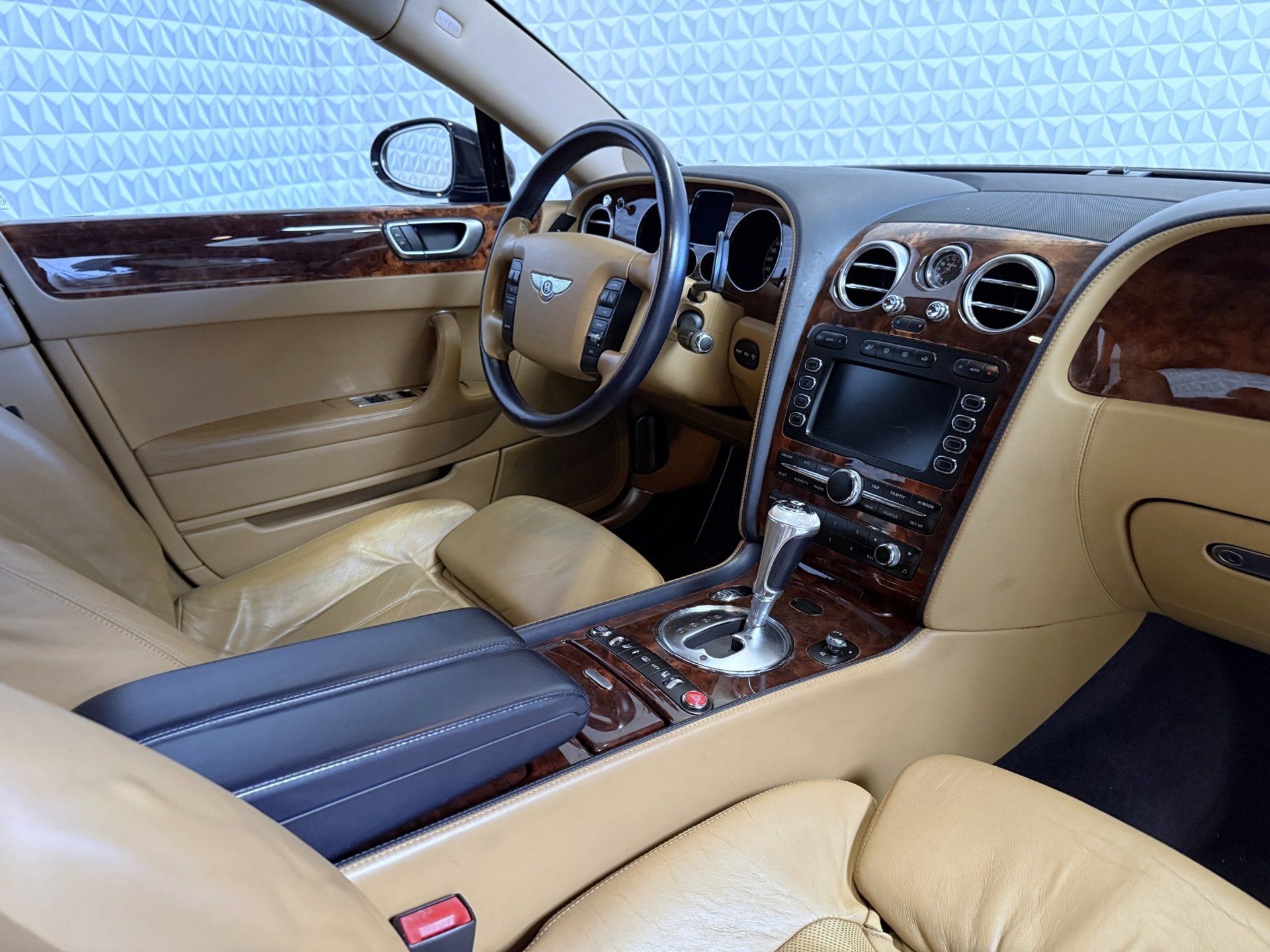 Bentley Continental Flying Spur 6.0 W12 / 187.000km (2006), Auto's, Bentley, Automaat, Gebruikt, Beige, 12 cilinders