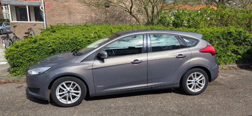 Ford Focus 1.5 Tdci 70KW 5D 2015 Bruin, Bruin, Parkeersensor, Origineel Nederlands, 1200 kg