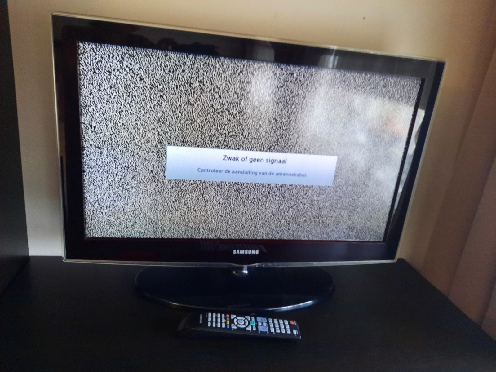 Tv te koop model LE32D450,  scherm 32 inch, Audio, Tv en Foto, Televisies, Ophalen of Verzenden, 50 Hz
