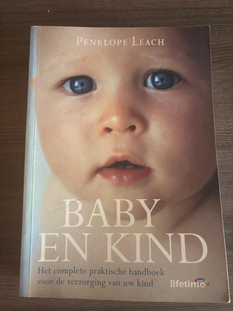 P. Leach - Baby en kind, P. Leach, Zwangerschap en Bevalling, Ophalen of Verzenden, Zo goed als nieuw