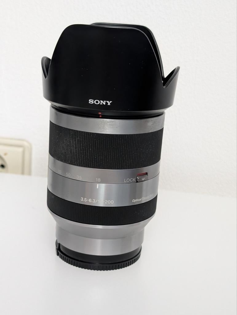 Sony E 18-200 mm F3,5-6,3 OSS e mount zoom SEL18200, Audio, Tv en Foto, Fotografie | Lenzen en Objectieven, Ophalen, Zo goed als nieuw