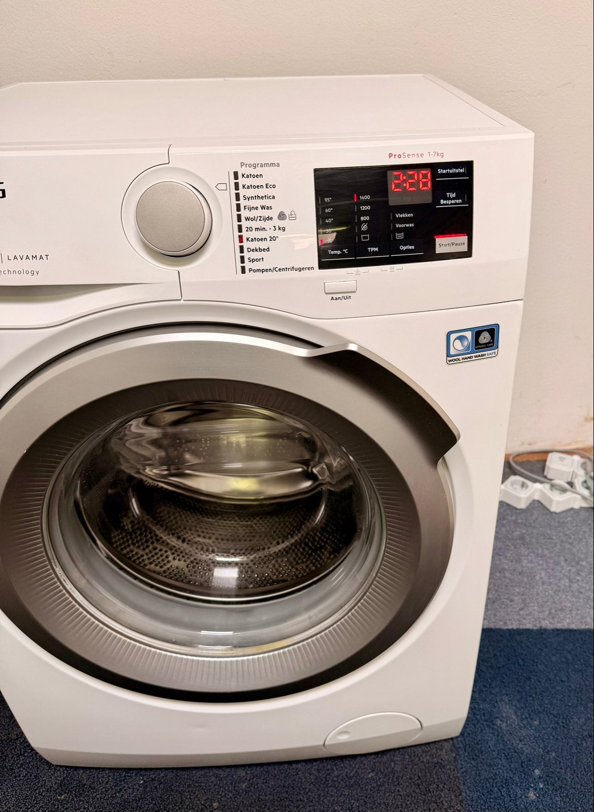 AEG 6000 SERIES LAVAMAT Wasmachine - 7kg, 1600 toeren, Www.aeg.com, Ophalen of Verzenden, Voorlader, Nederland