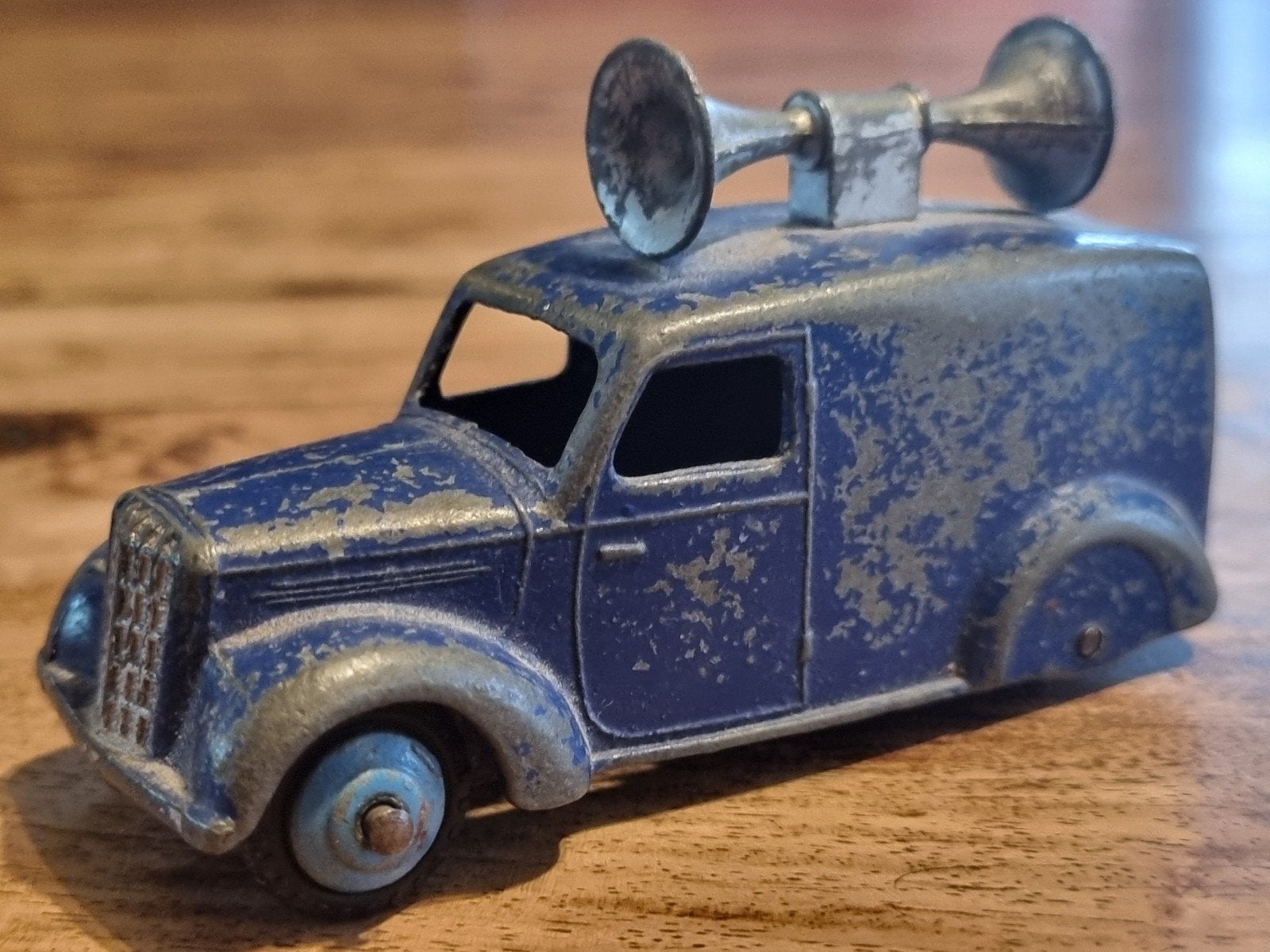 Vintage Dinky Toys Bestelwagen met Hoorns - Gebruikt, Ophalen of Verzenden, Gebruikt, Bus of Vrachtwagen, Dinky Toys