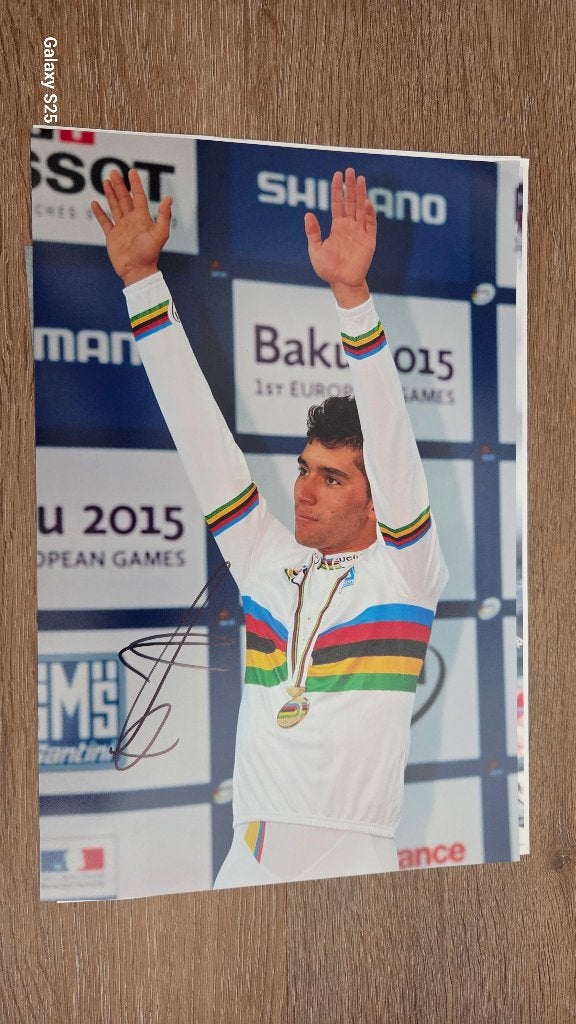 20x30cm foto + originele handtekening Fernando Gaviria, Ophalen of Verzenden, Nieuw, Buitenlandse clubs, Spelerskaart