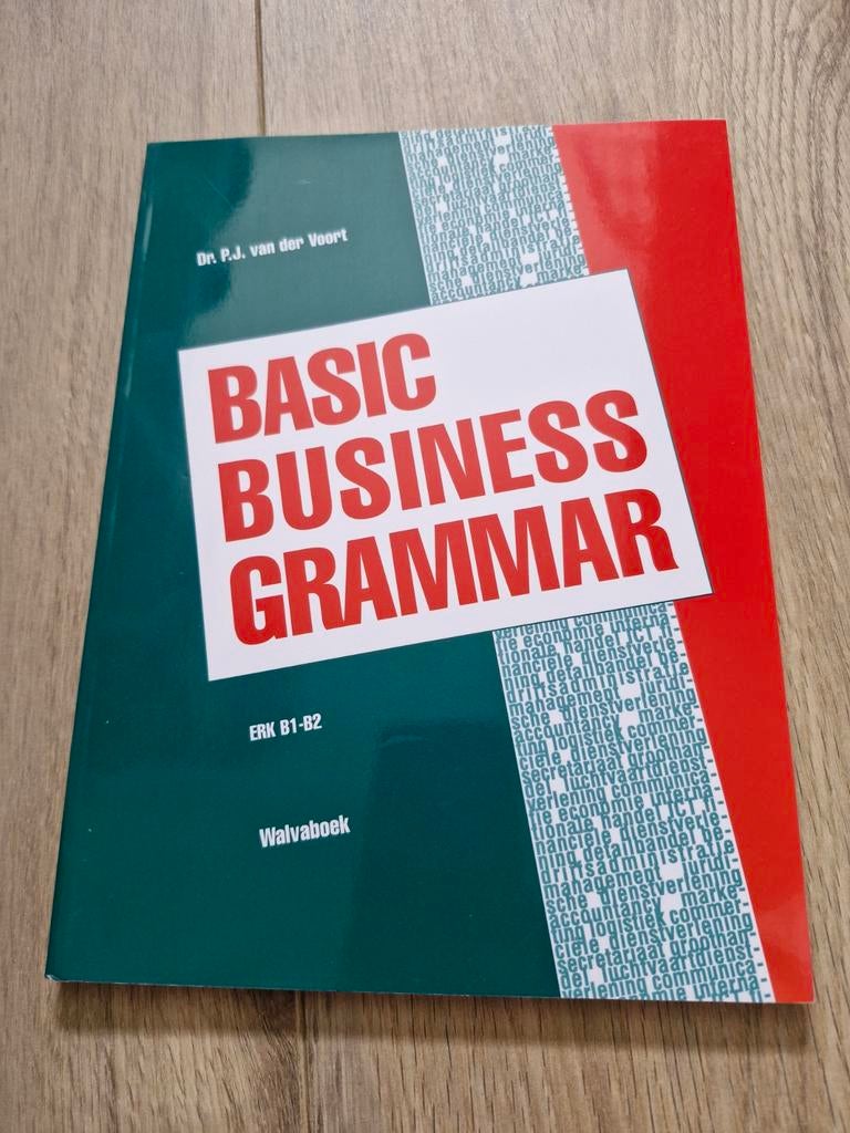 Basic Business Grammar - P.J. van der Voort, Ophalen of Verzenden, Zo goed als nieuw, P.J. van der Voort, Non-fictie