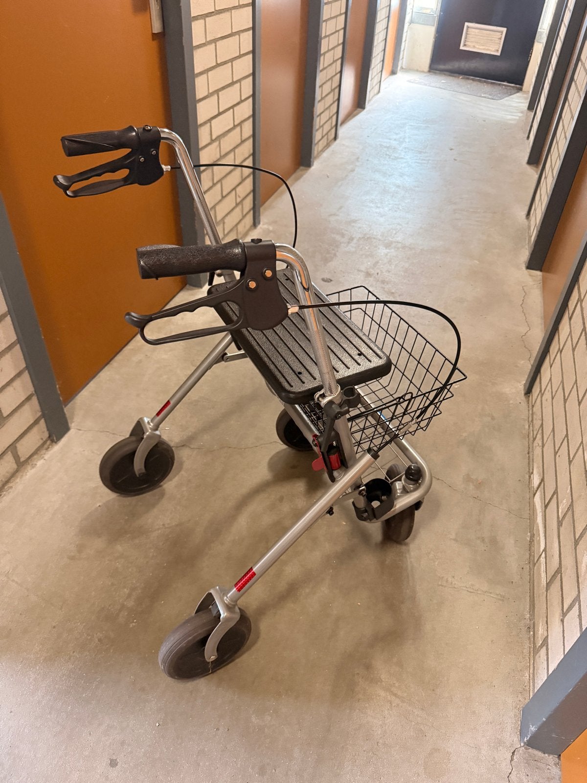 Rollator, Diversen, Ophalen of Verzenden, Opvouwbaar, Zo goed als nieuw