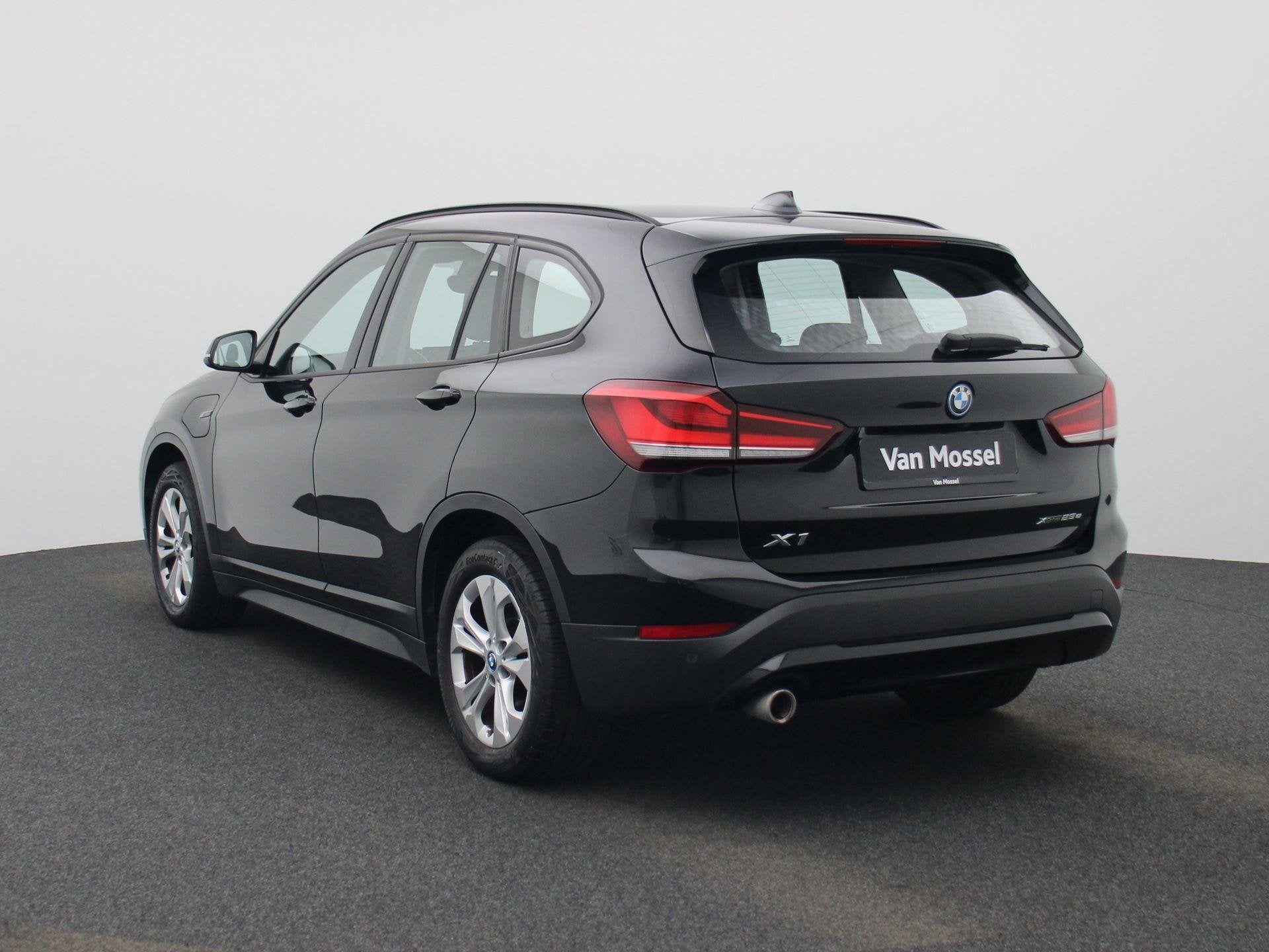 BMW X1 xDrive25e | Automaat | Achteruitrijcamera | Parkeerse, Auto's, 12 maanden, Stof, Zwart, Plug-in hybride