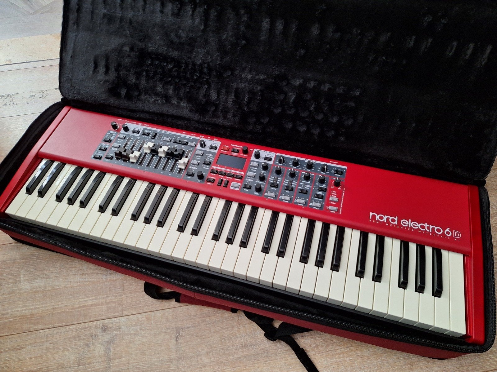 Nord Electro 6D met 61 toetsen, Muziek en Instrumenten, Keyboards, Ophalen, Zo goed als nieuw, 61 toetsen, Overige merken