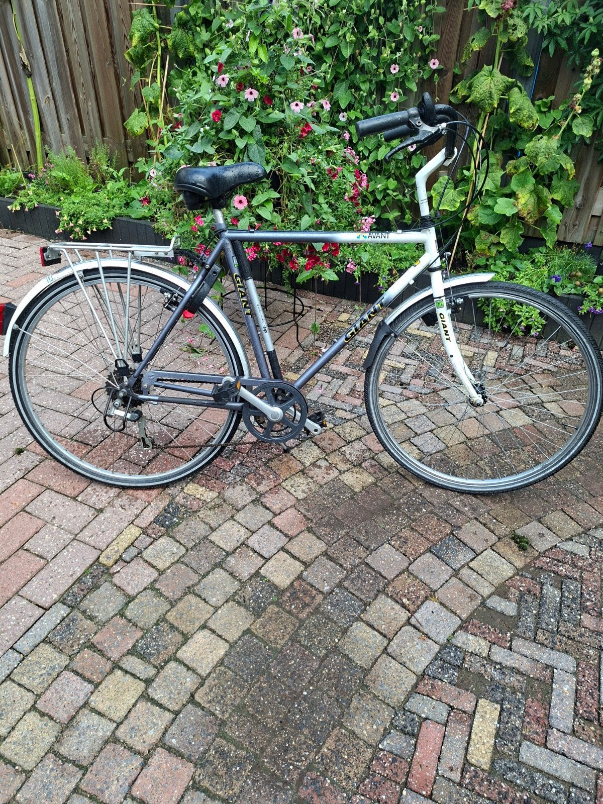 Giant Avant, Ophalen, 28 inch, Gebruikt, Vering