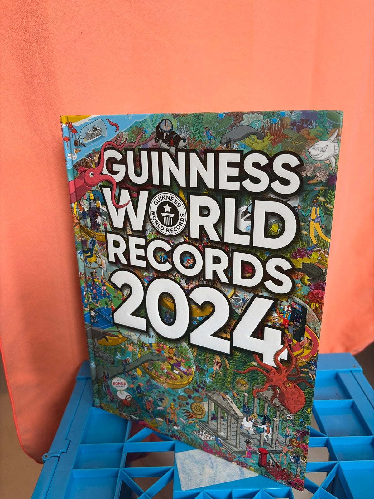 Guinness World Records 2024 - Nieuwstaat, Boeken, Ophalen of Verzenden, Zo goed als nieuw, Algemeen, Los deel