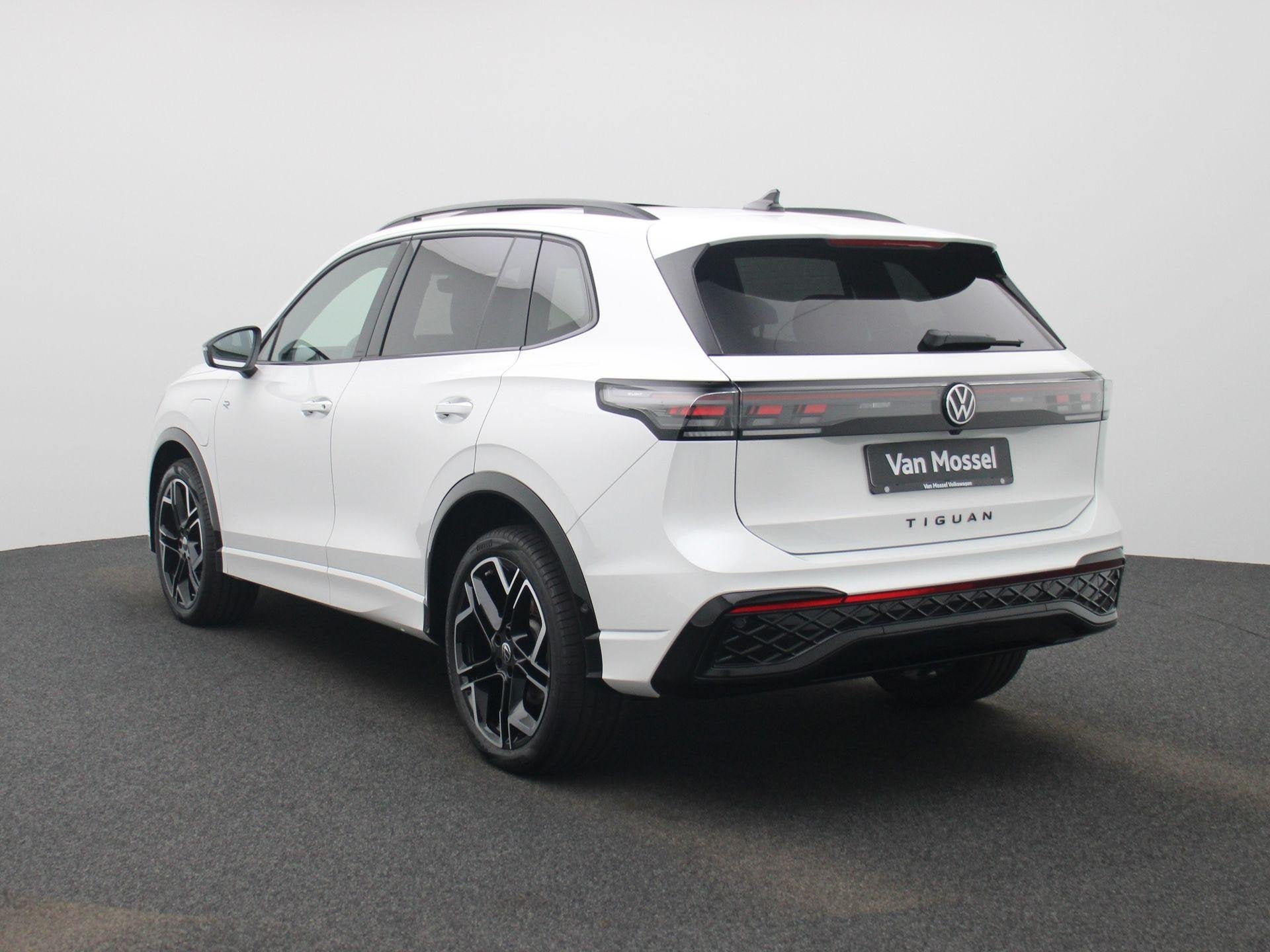 Volkswagen Tiguan 1.5 eHybrid R-Line Edition 272 PK | SoH 10, Auto's, Volkswagen, 12 maanden, Euro 6, 4 cilinders, 150 min