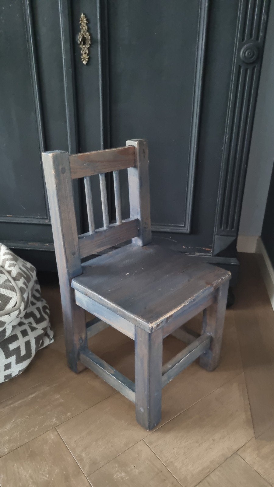 Houten kinder stoeltje grijs/blauw, Antiek en Kunst, Antiek | Meubels | Stoelen en Banken, Ophalen