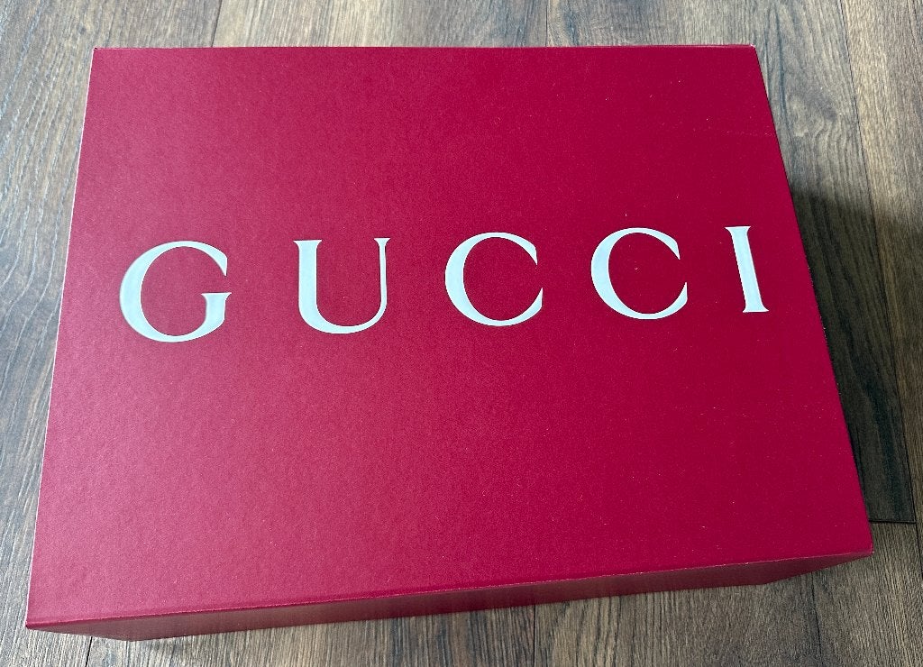 Gucci Rosso Ancora doos Signature Box Gift Box 36,5x28x12,5, Verzamelen, Ophalen of Verzenden, Nieuw, Verpakking