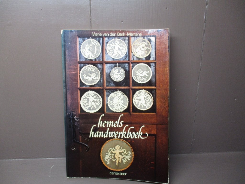 Hemels handwerkboek, Marie van den Brink-Mertens, Ophalen of Verzenden, Gelezen, Overige onderwerpen