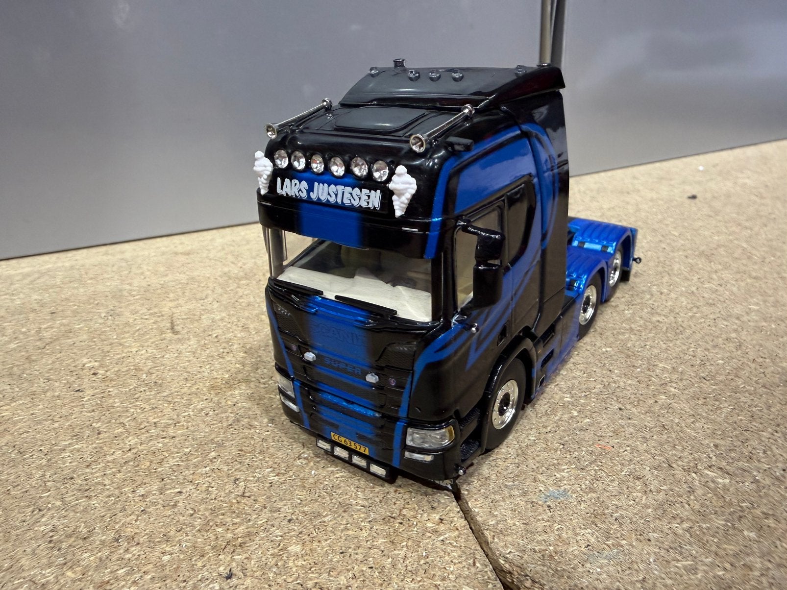 WSI SCANIA R LARS JASTESEN 6 2, Hobby en Vrije tijd, Modelauto's | 1:50, Ophalen of Verzenden, Nieuw, Bus of Vrachtwagen, Wsi