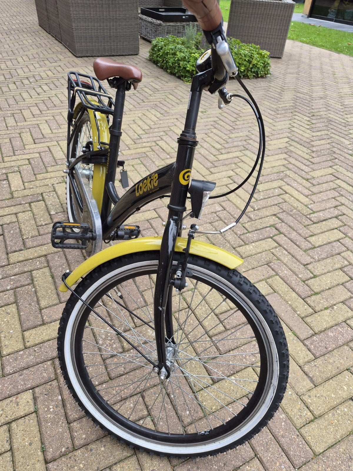 Loekie kinderfiets 22 inch - Zwart/Geel, Ophalen, Batavus, Zo goed als nieuw, Terugtraprem