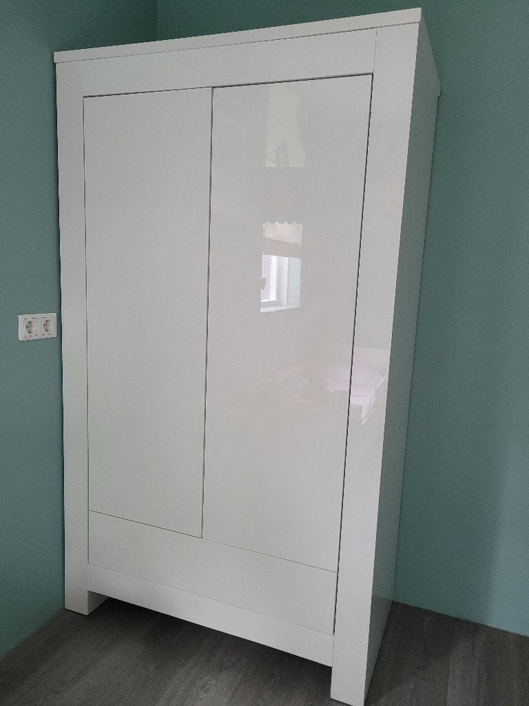 Alaska Hoogglans witte kledingkast, peuterbed en wandplankje, Ophalen, Kast, 50 tot 70 cm, 105 cm of meer