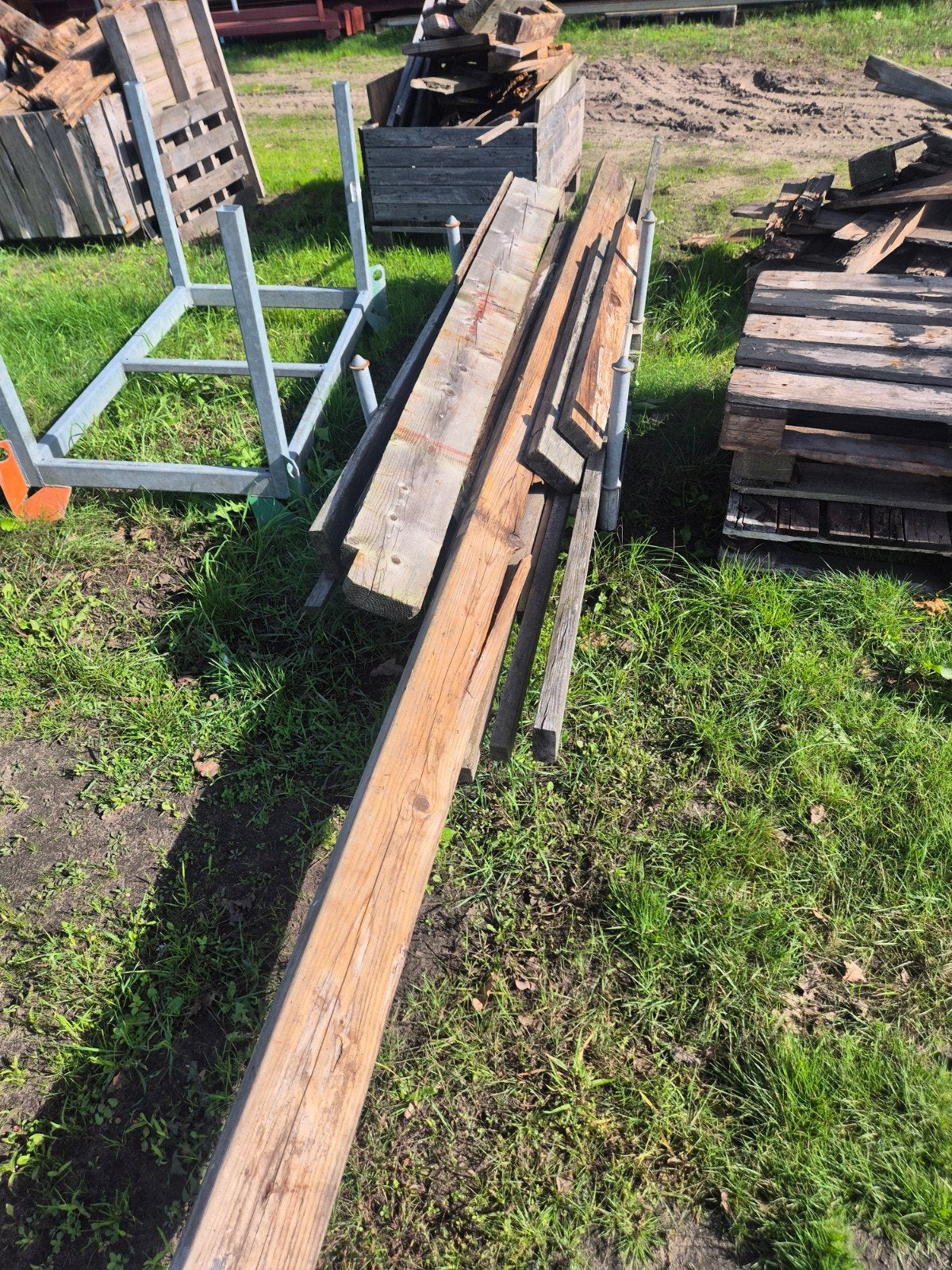Gratis haardhout, kachelhout, pallets en balken, 6 m³ of meer, Ophalen of Verzenden, Overige houtsoorten, Blokken