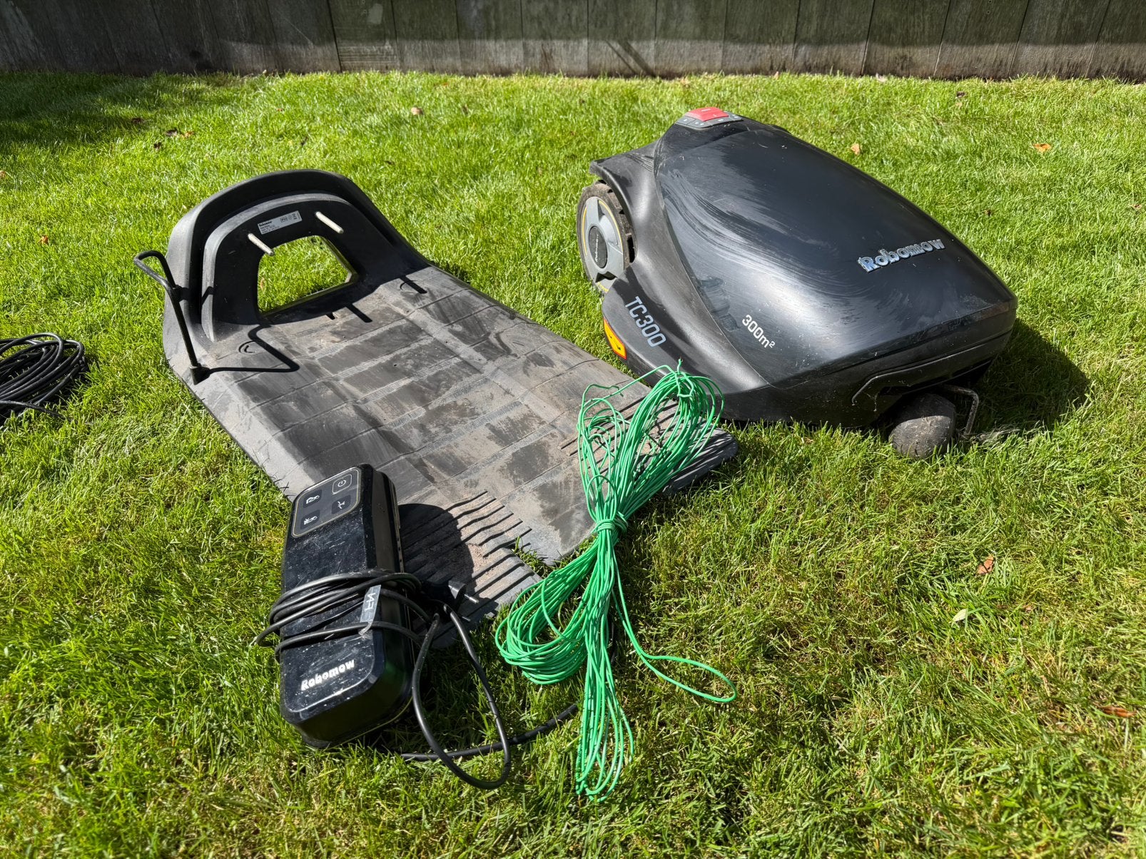 Robomow TC300 + ongebruikte accu, laadstation & onderdelen, Ophalen, Gebruikt, Minder dan 20 cm, Bestuurbaar via app