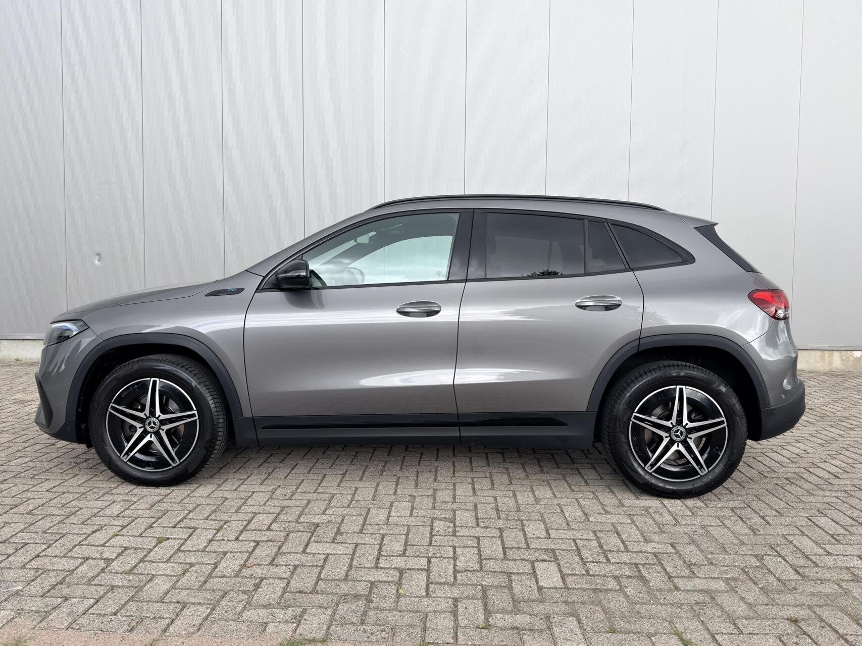 Mercedes EQA 250 Business Solution AMG 67 kWh 1e eig|Dealer, Gebruikt, 750 kg, 190 pk, Met garantie (alle)