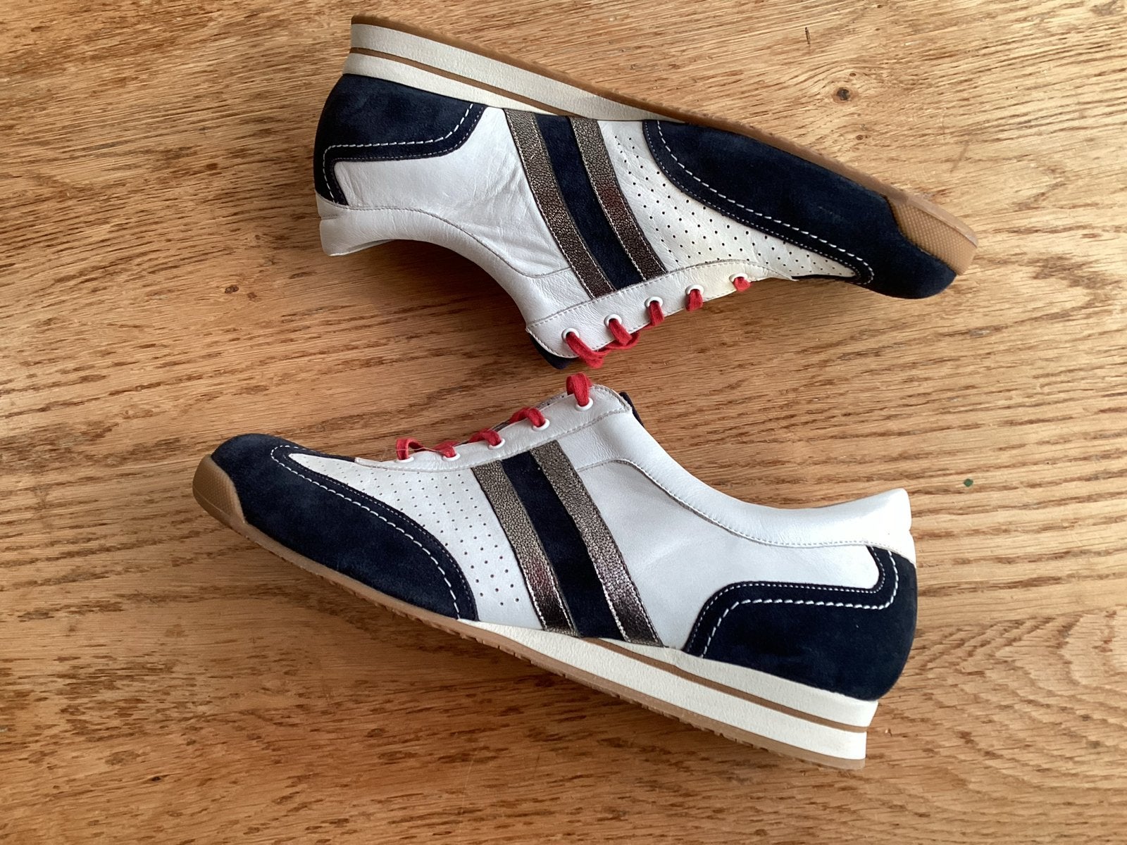 Durea sneakers wit/blauw met rode veters, maat 7H ( 40+ ), Wit, Ophalen of Verzenden, Sneakers of Gympen, Zo goed als nieuw