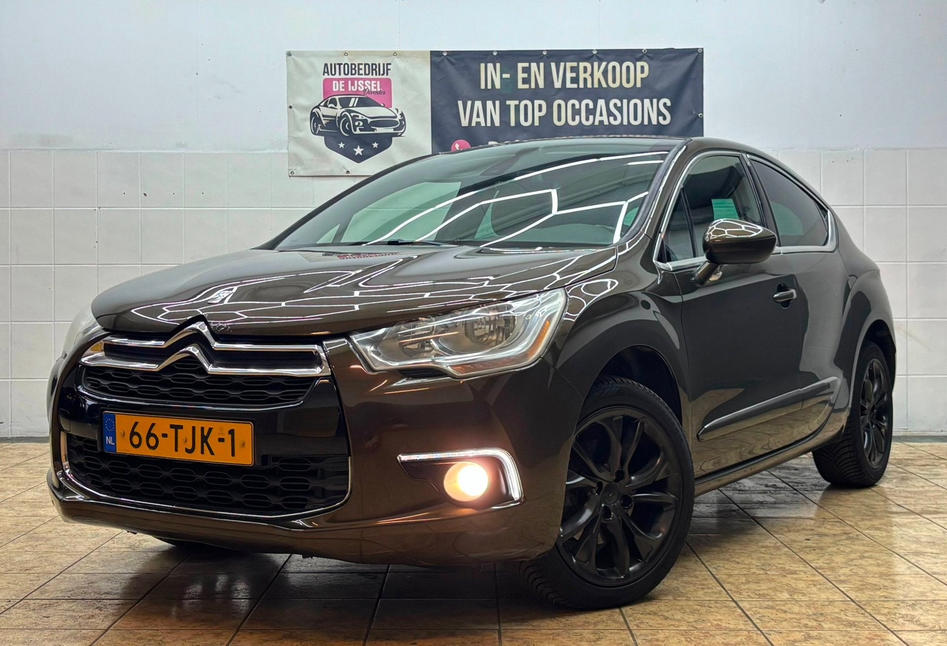 Citroen DS4 1.6 THP So Chic / AUTOMAAT / RIJDT PERFECT, Auto's, Citroën, Euro 5, 15 km/l, Gebruikt, 680 kg
