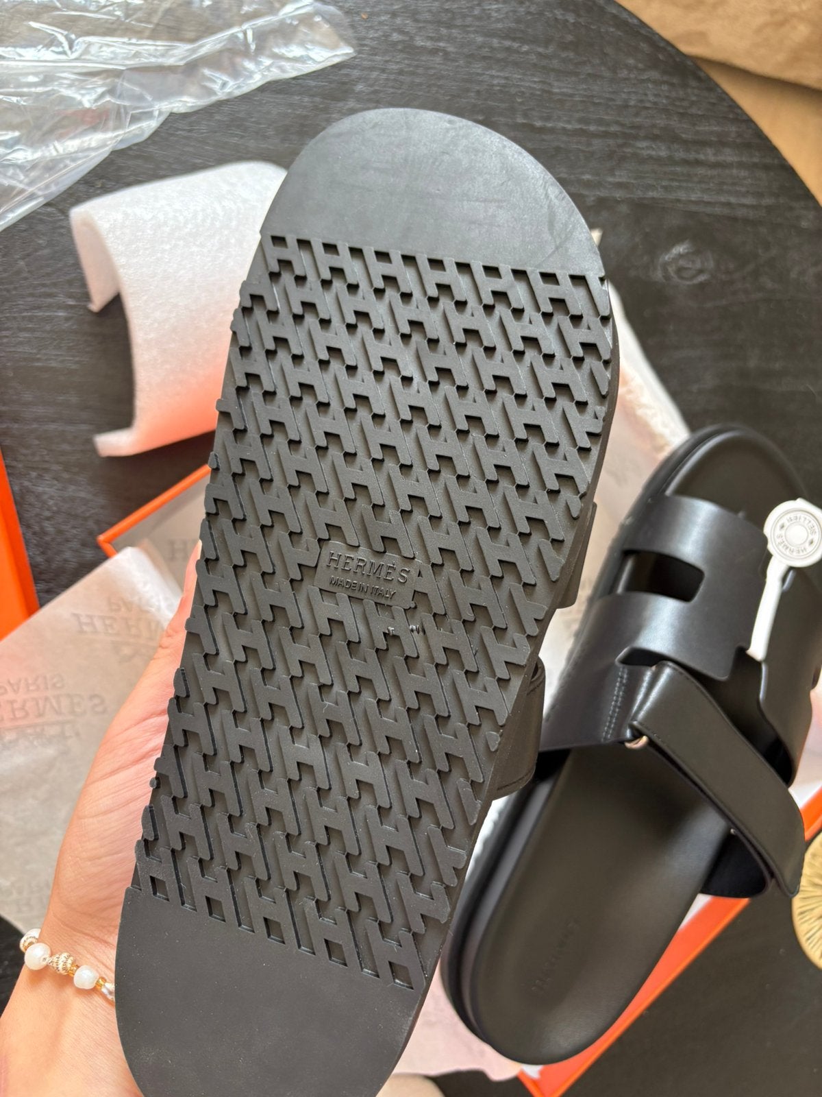 Hermes heren slippers zwart maat 43, Ophalen of Verzenden, Nieuw, Zwart