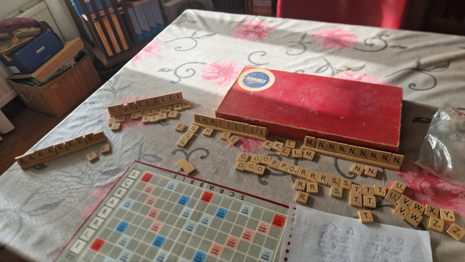 Vintage Scrabble spel met houten letters jaren 70/80, Drie of vier spelers, Ophalen of Verzenden, Gebruikt, Spear's Games