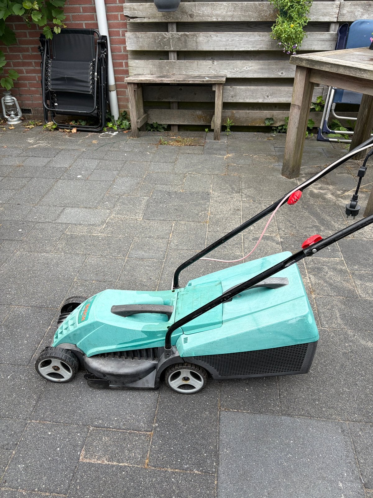 Grasmaaier Bosch arm 3200 grasmaaier, Tuin en Terras, Grasmaaiers, Ophalen, Zo goed als nieuw