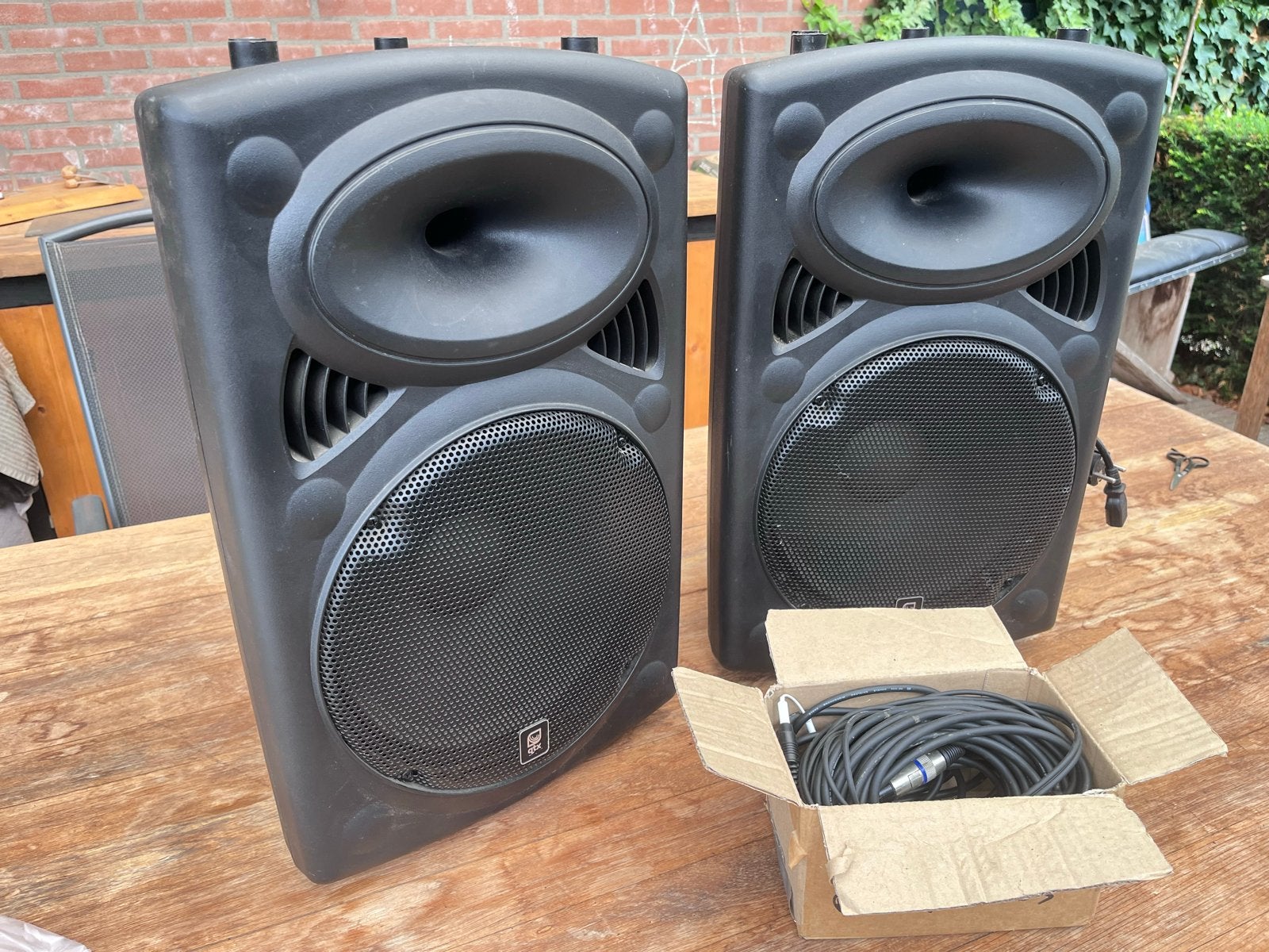 Qtx Sound QR12A PA Speakerset, Gebruikt, Inclusief kabels, Party speaker, Ophalen