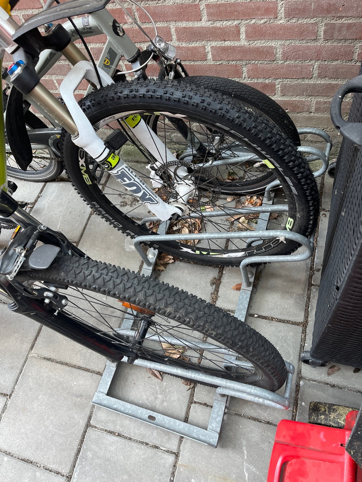 Fietsenrek voor 3 fietsen - Handig en ruimtebesparend, Ophalen, Zo goed als nieuw