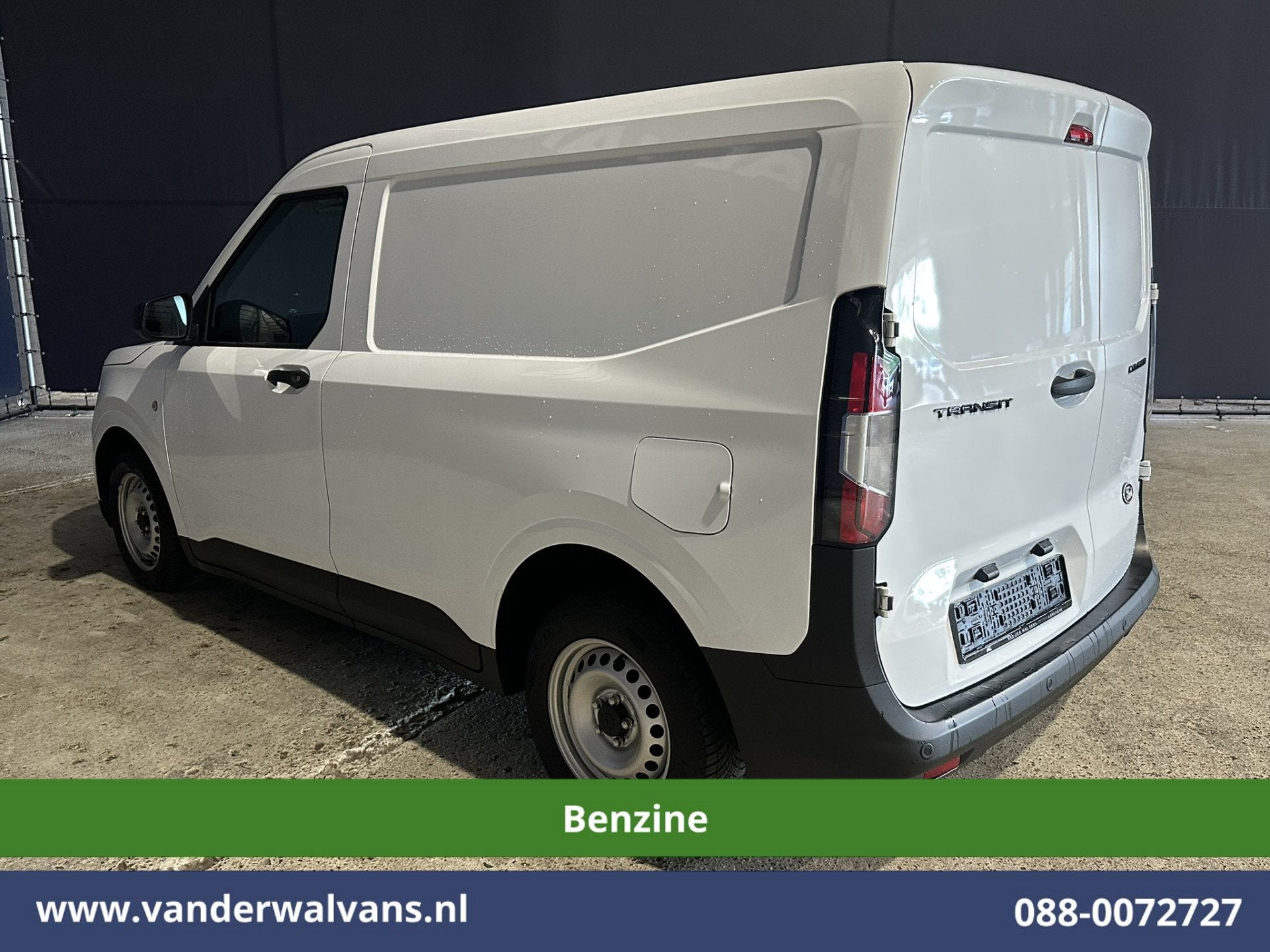 Ford Transit Courier 1.0 Trend 101pk Benzine L1H1 Euro6 Airc, Auto's, Dealer onderhouden, Gebruikt, Euro 6, Wit