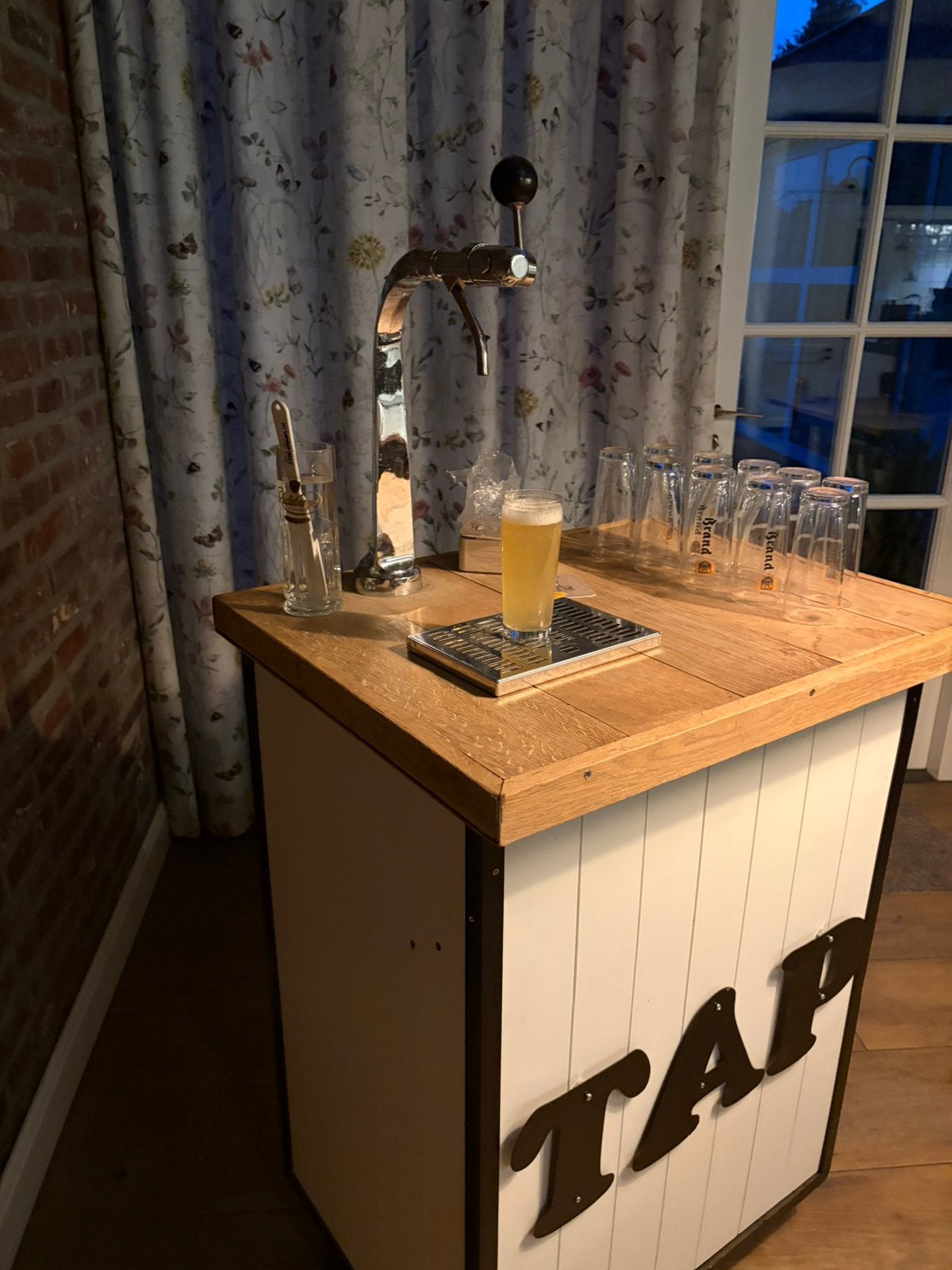 Tapinstallatie nieuw gebouwd, Ophalen, Zo goed als nieuw