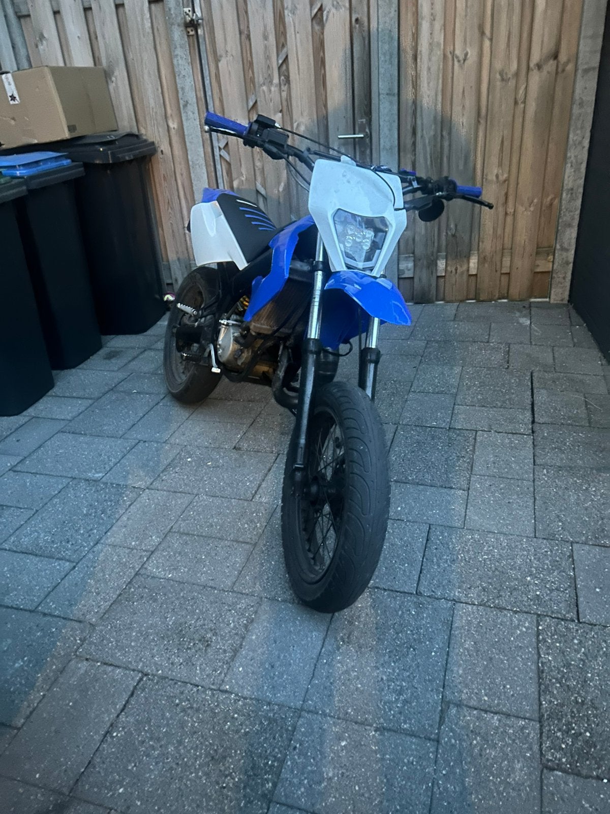 Derbi senda gereviseerd+bank afgesteld 8.3 pk, Fietsen en Brommers, Ophalen, Zo goed als nieuw, 6 versnellingen, 49 cc